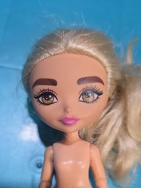 5/$10 💚 EXTRA MINI BARBIE DOLL HAZEL EYES BLONDE HAIR